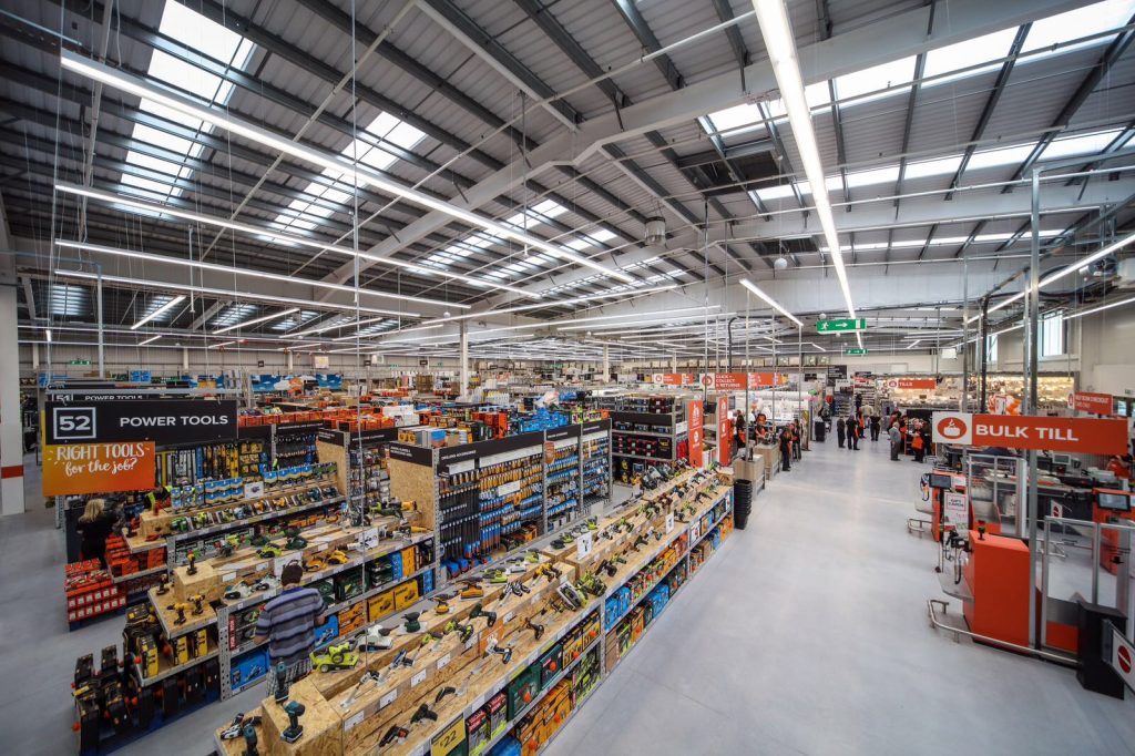 B&Q Grand Opening Liverpool Shopping Park